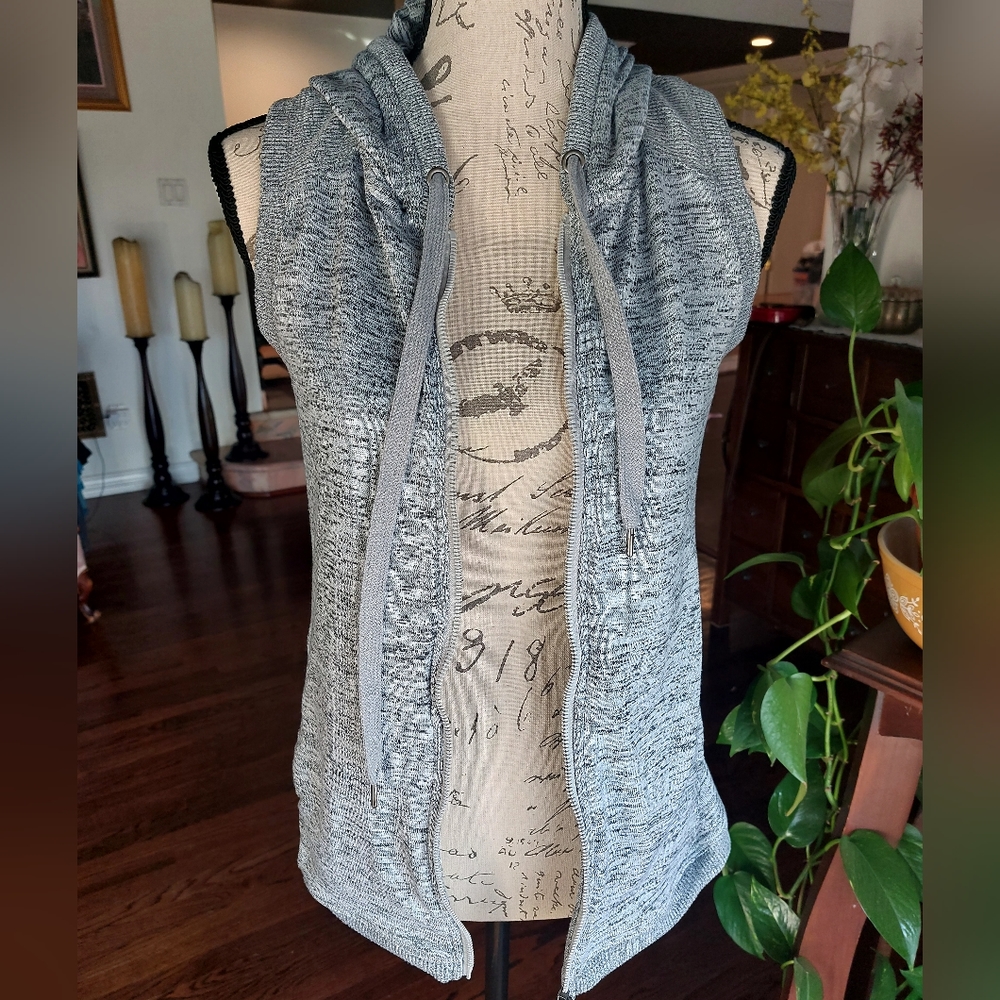 90 Degrees ACTIVE LIFE Gray Zip-Up Vest size Small